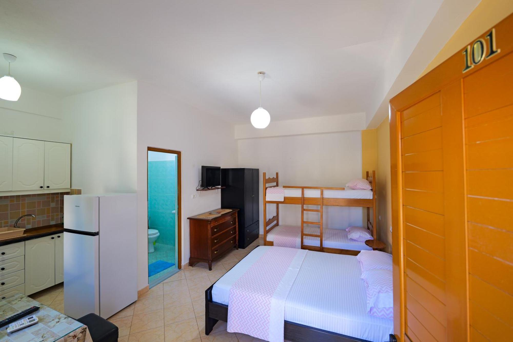 Vila Chris Ksamil Exterior foto
