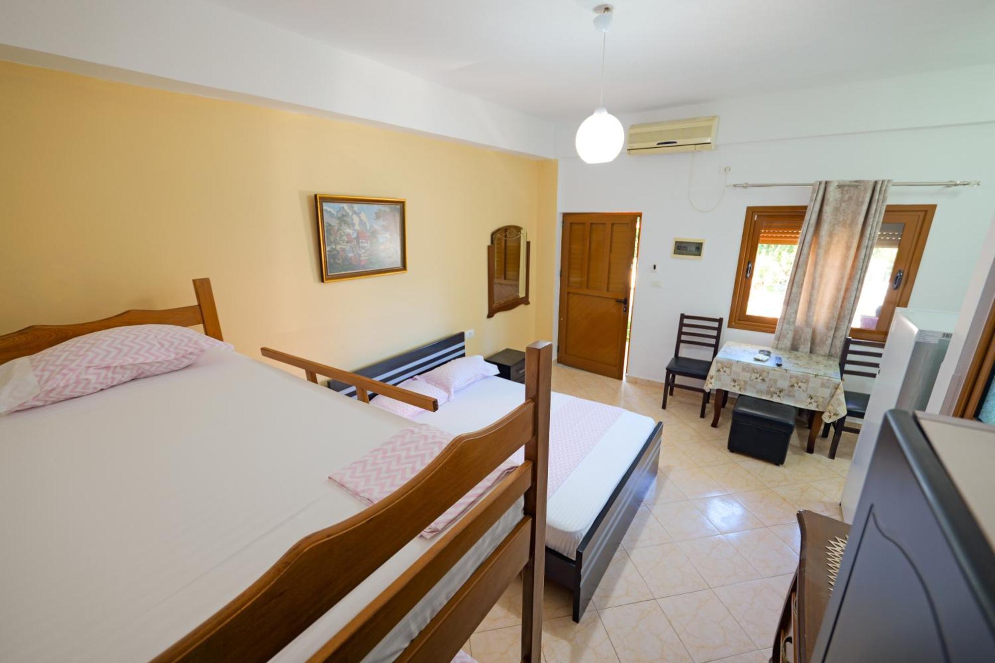 Vila Chris Ksamil Exterior foto