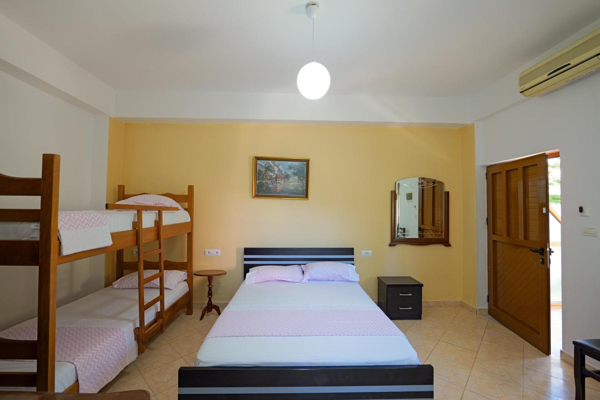 Vila Chris Ksamil Exterior foto