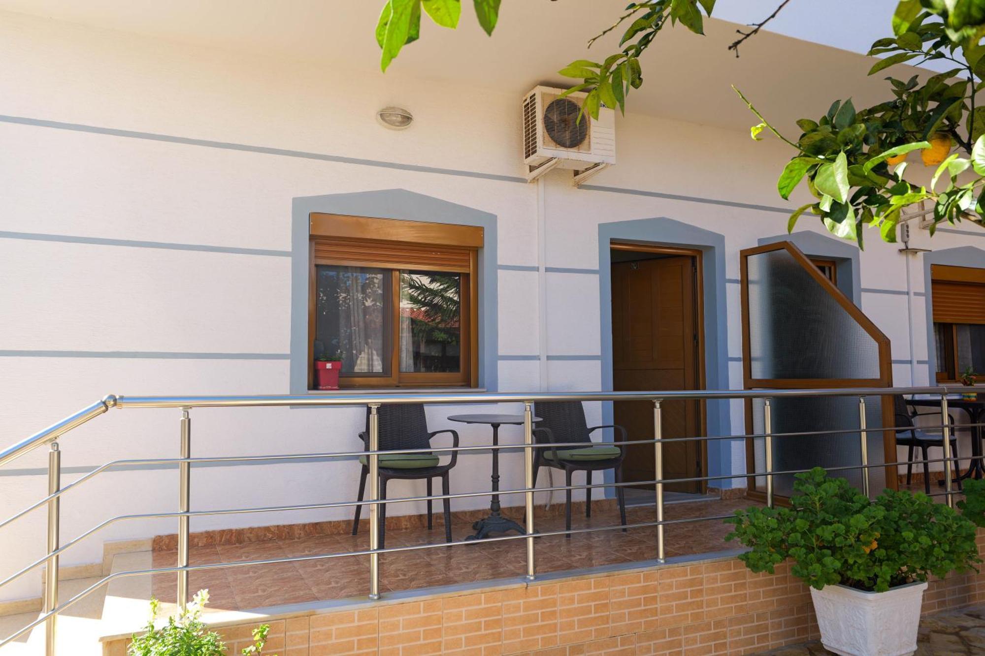 Vila Chris Ksamil Exterior foto