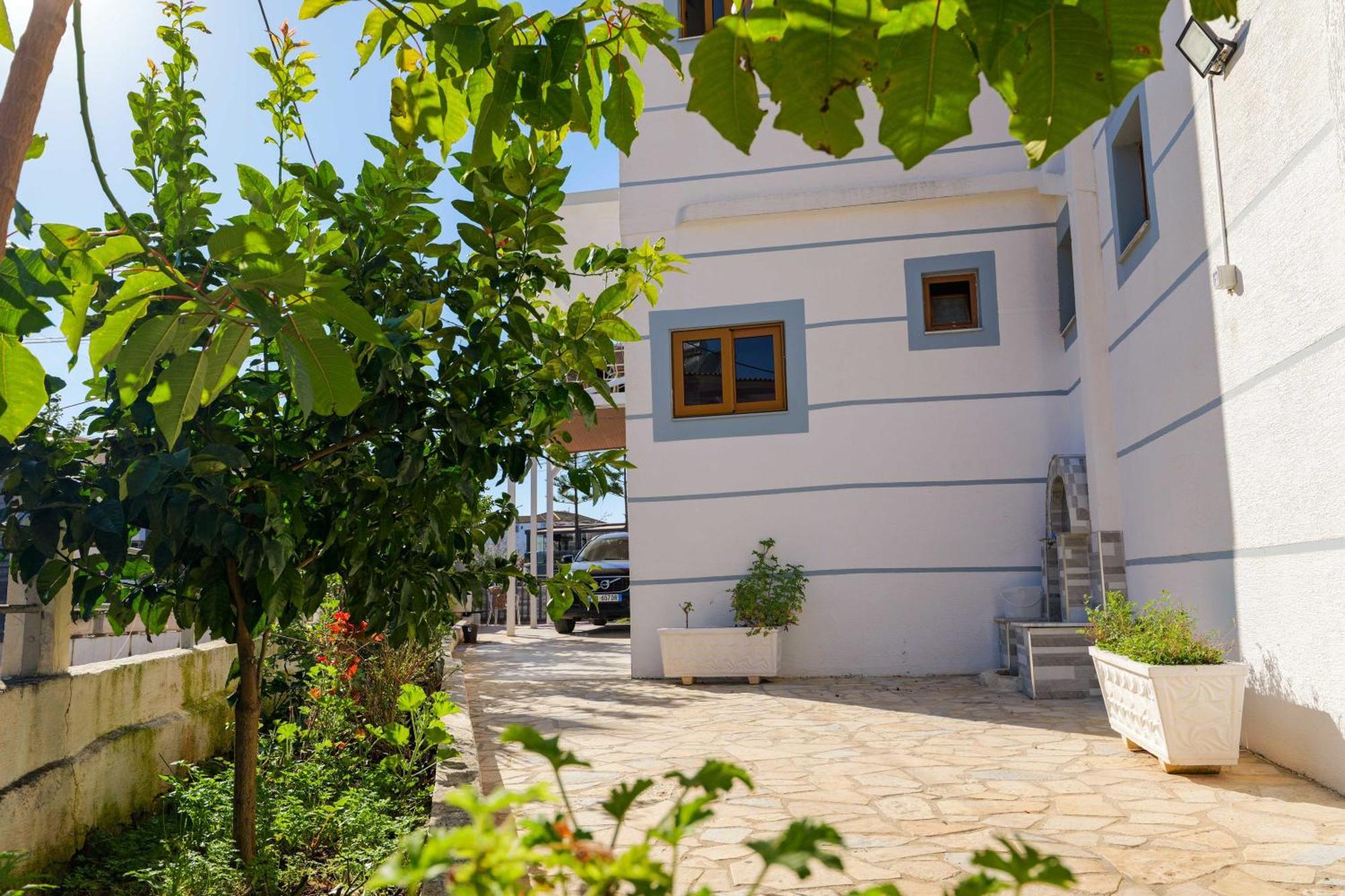 Vila Chris Ksamil Exterior foto